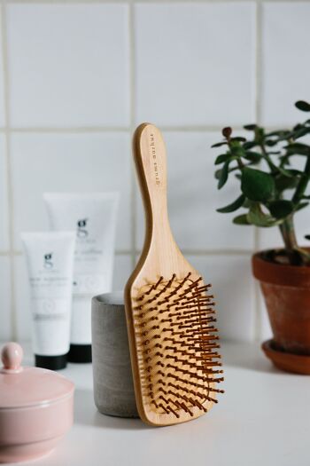 Bamboo hair brush grums