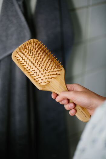 Bamboo hair brush grums