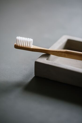 Grums toothbrush in white bamboo