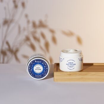 Revitalizing cream in Polar night with boreal seaweed