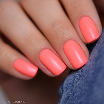 Fluo pink nail polish - Jaipur